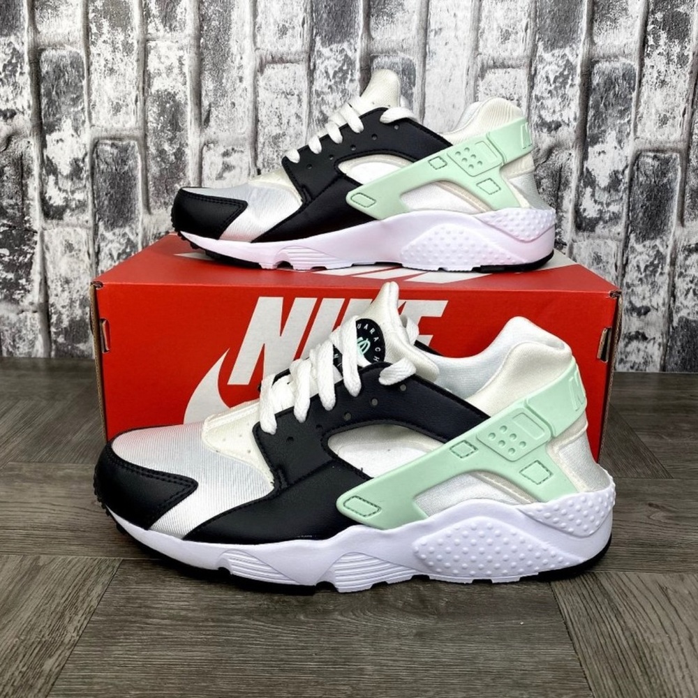 Nike Huarache Run -Brand New In Box
